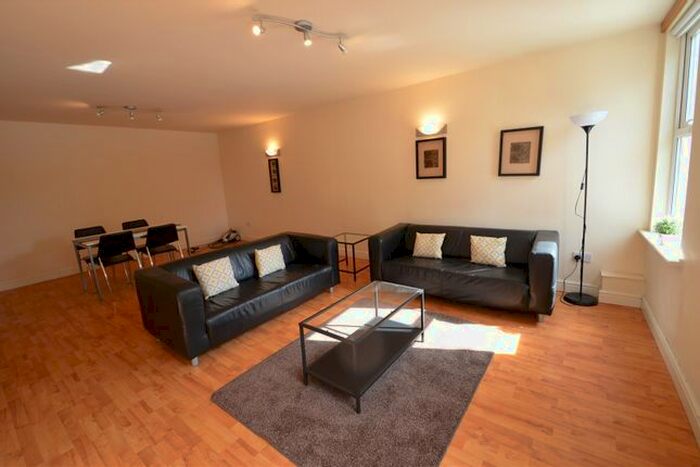 3 Bedroom Flat To Rent In Park View Court, Bath Street, Nottingham, NG1
