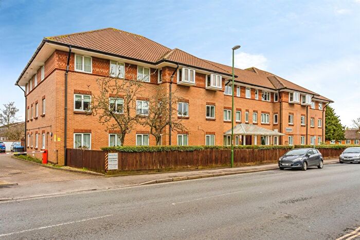 1 Bedroom Flat For Sale In Church Road, Haywards Heath, RH16