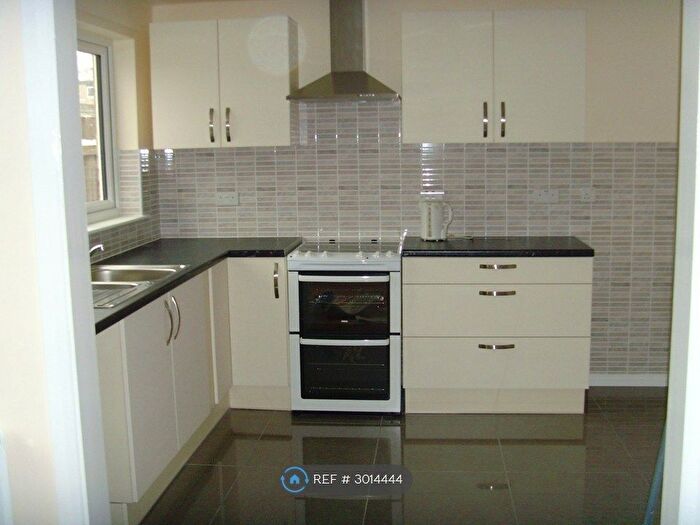 3 Bedroom End Terrace House To Rent In Knarsdale Walk, Bedford, MK41