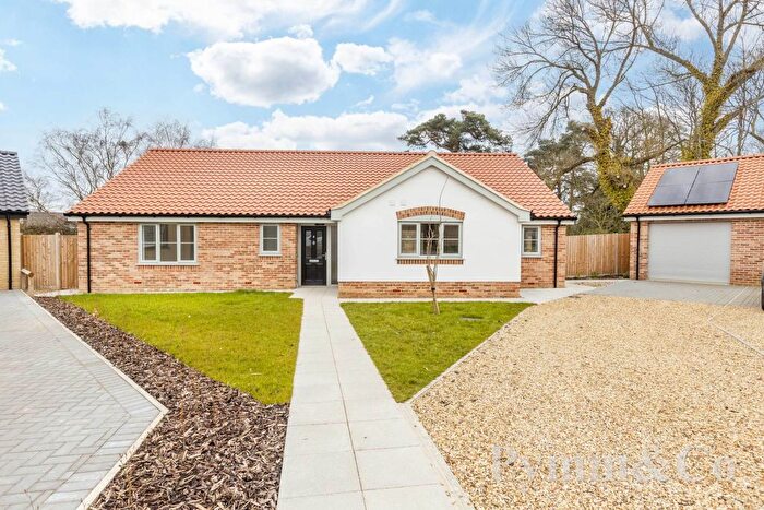 3 Bedroom Detached Bungalow For Sale In Kingfisher Way, St. Edmunds Meadow, Caistor St Edmunds Norwich, NR14