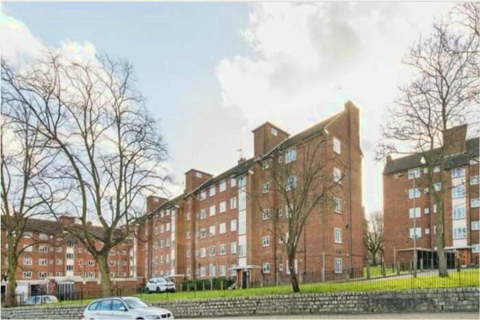 2 Bedroom Flat To Rent In Mullens House, Whitnell Way, SW15