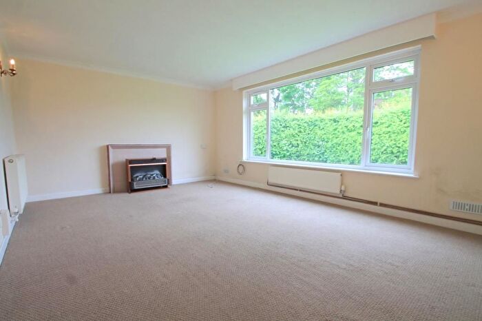 2 Bedroom Flat To Rent In Chatsmore Crescent, Goring-By-Sea, Worthing, BN12