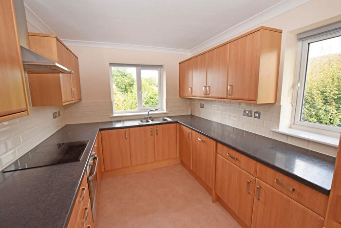2 Bedroom Apartment For Sale In Winchester Road, Four Marks, Alton, Hampshire, GU34