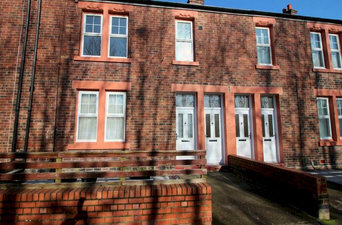 2 Bedroom Flat To Rent In Holly Avenue, Wallsend, NE28