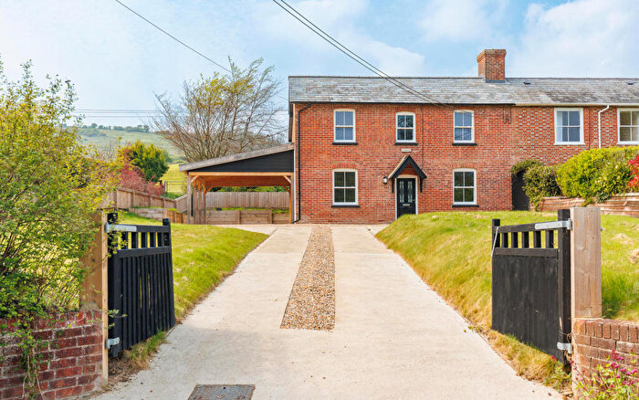 3 Bedroom House For Sale In Main Road, Chillerton, Newport, PO30