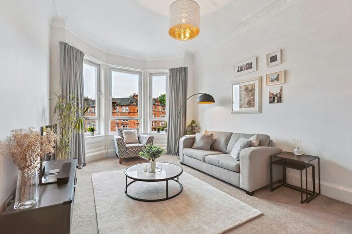 2 Bedroom Flat For Sale In Churchill Drive, Broomhill, G11