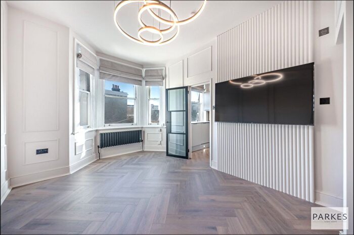 2 Bedroom Flat To Rent In Westcroft Square, London, W6