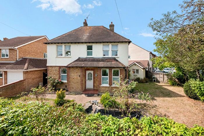3 Bedroom Detached House For Sale In Thetford Road, Ashford, TW15