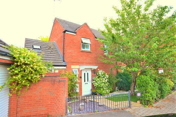 3 Bedroom End Of Terrace House For Sale In Crock Mead, Abbeymead, GL4