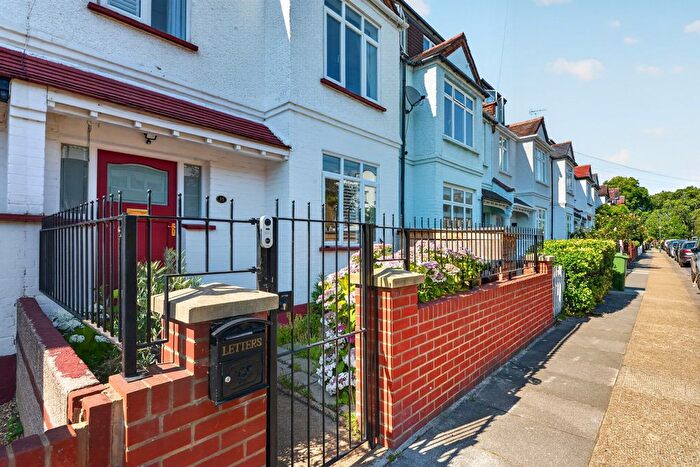 3 Bedroom Detached House For Sale In Sulivan Road, Fulham, SW6