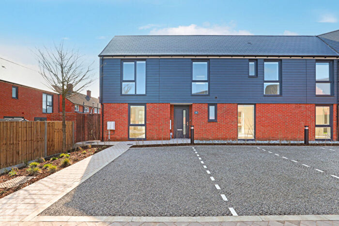 3 Bedroom Semi-Detached House To Rent In Thomas More Close, Loughton, IG10