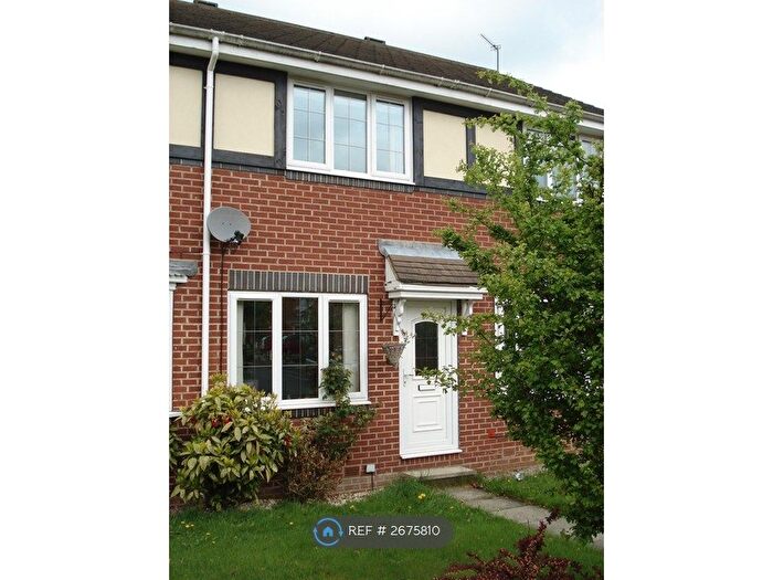 2 Bedroom Terraced House To Rent In Birk Lane, Leeds, LS27