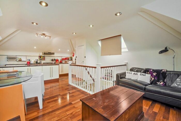 2 Bedroom Flat To Rent In Teignmouth Road, Mapesbury, London, NW2