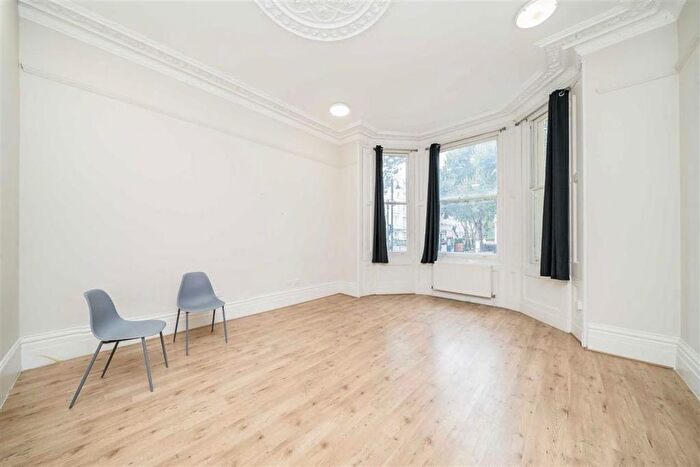 Studio To Rent In Queen's Gate, London, SW7