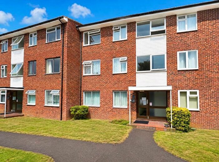 2 Bedroom Flat For Sale In Old Bedford Road, Luton, LU2
