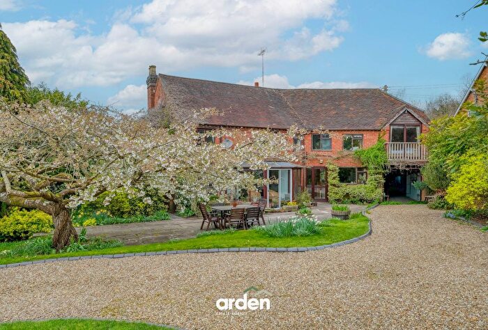 4 Bedroom Detached House For Sale In Weavers Hill, Hunt End, B97