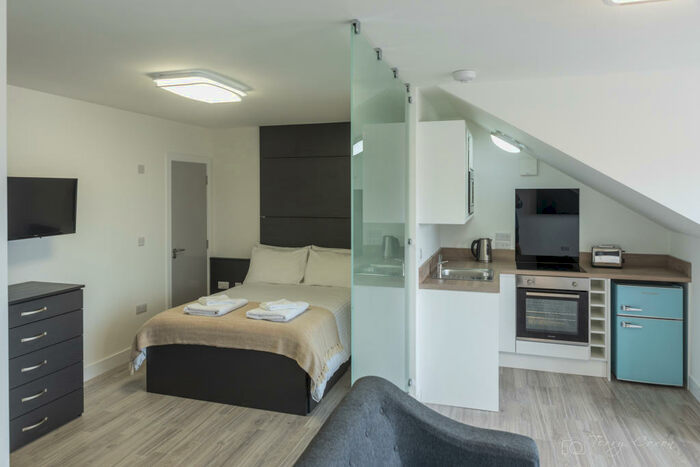 Studio To Rent In - Derrys Villas, Flat, PL4