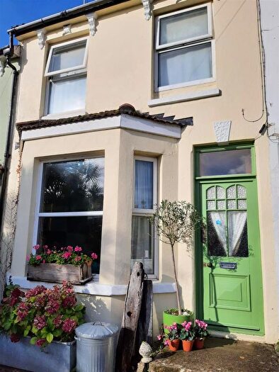 3 Bedroom Terraced House For Sale In Athelstan Road, Hastings, TN35