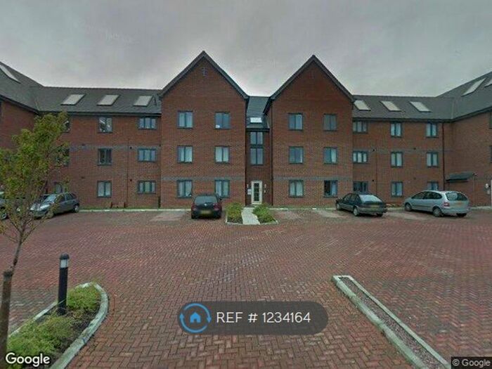 2 Bedroom Flat To Rent In Castle Combe, Rugby CV21