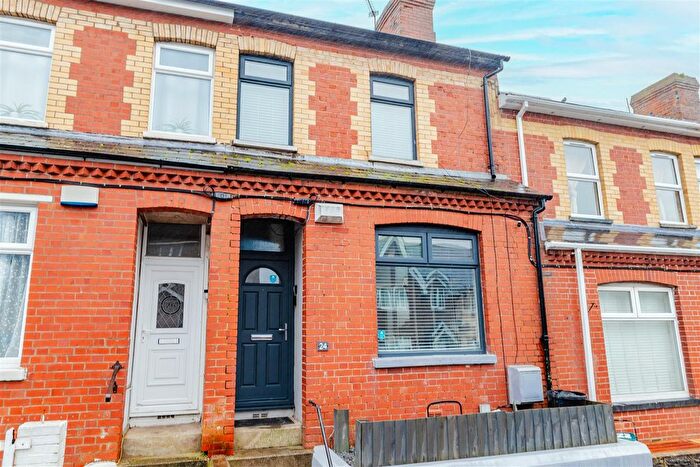 3 Bedroom Terraced House For Sale In Robins Lane, Barry, CF63