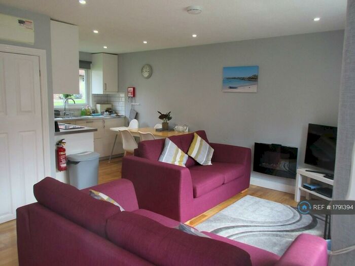 2 Bedroom Bungalow To Rent In Hengar Manor, Bodmin, PL30