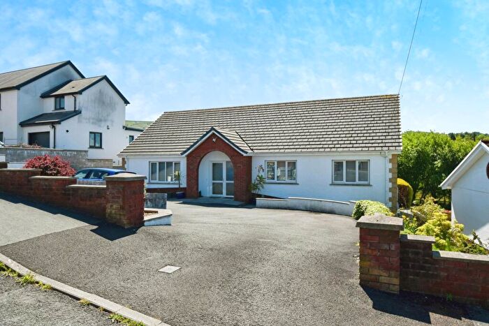 5 Bedroom Detached House For Sale In Wernoleu Road, Betws, Ammanford, Carmarthenshire, SA18