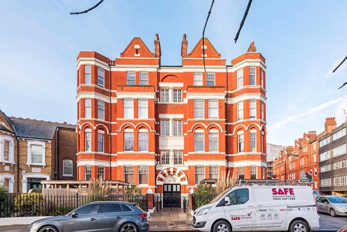 2 Bedroom Flat To Rent In Hamlet Gardens, Ravenscourt Park, London, W6