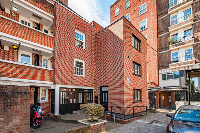 1 Bedroom Flat For Sale In Polygon Mews, Euston, London, NW1