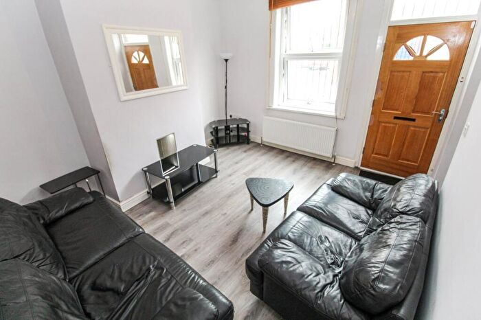 1 Bedroom Terraced House To Rent In Autumn Grove, Hyde Park, Leeds, West Yorkshire, LS6