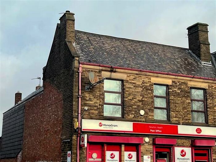 3 Bedroom Apartment To Rent In Oldham Road, Newton Heath, Manchester, M40