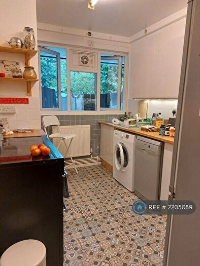 Studio To Rent In Breakspears Road, London, SE4