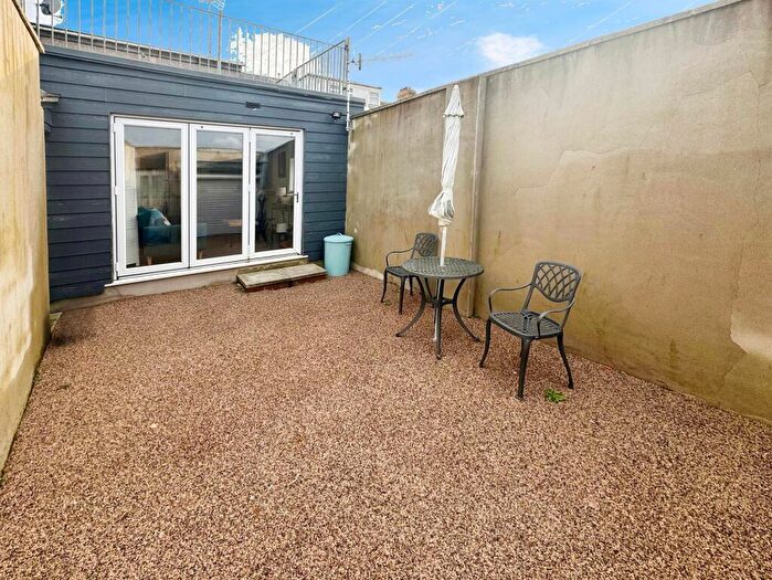 1 Bedroom Flat For Sale In Pisgah Street, Kenfig Hill, Bridgend, CF33