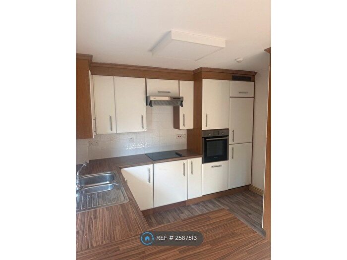2 Bedroom Flat To Rent In Beaufort Court, Burnham-On-Sea, TA8