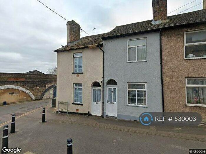 3 Bedroom Terraced House To Rent In Bryant Road, Strood, ME2