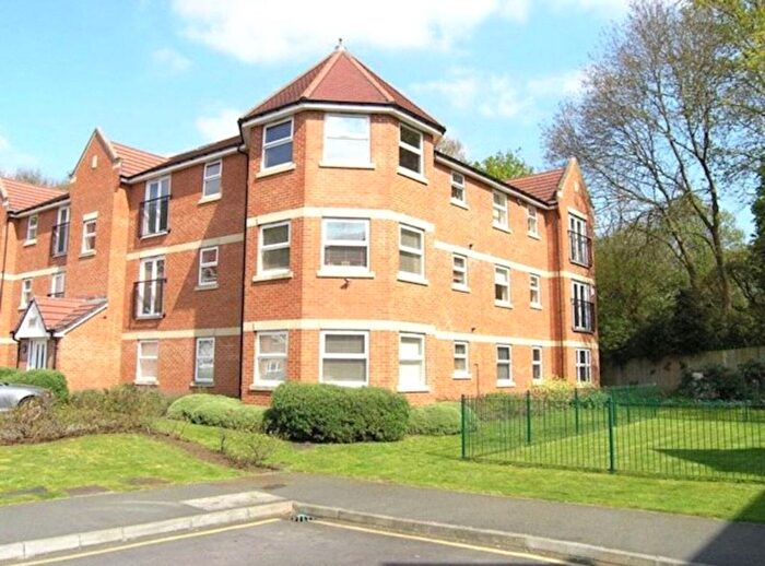 2 Bedroom Flat To Rent In Walton Road, Bushey, WD23