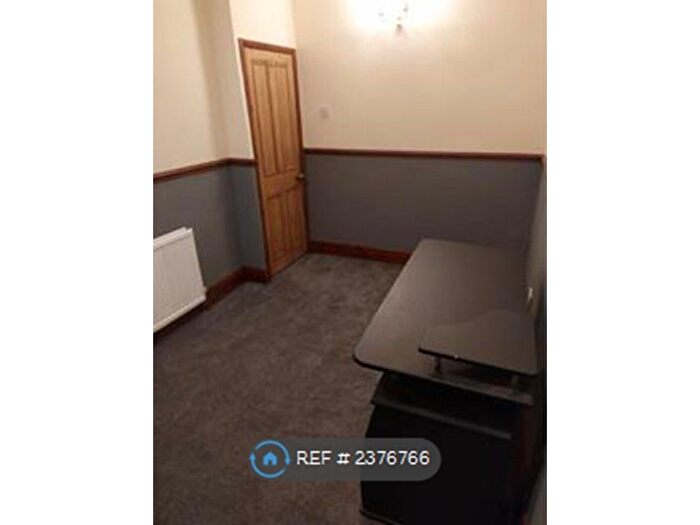 2 Bedroom Maisonette To Rent In Langsett Road, Sheffield, S6