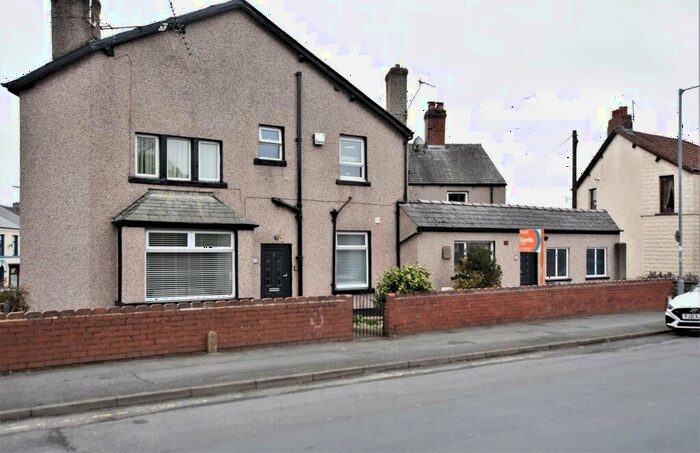 2 Bedroom Apartment To Rent In Lightburn Avenue, Ulverston, LA12