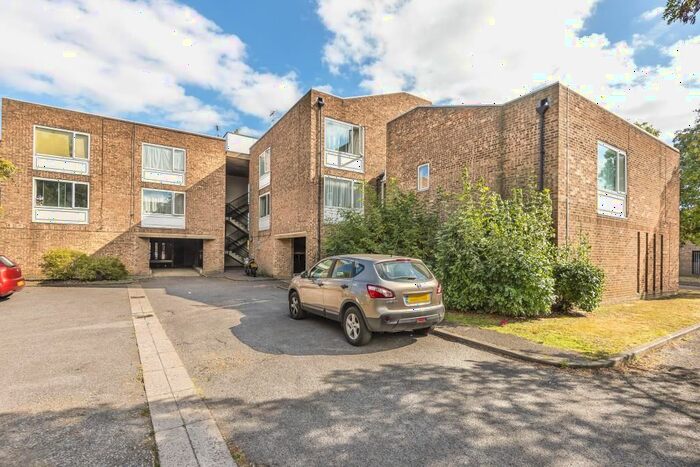 Studio To Rent In Staines Upon Thames, Surrey, TW19