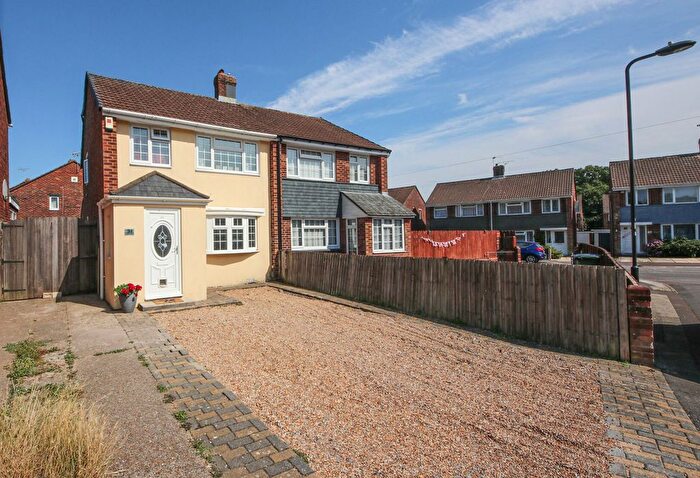 3 Bedroom Semi Detached House For Sale In Dyserth Close, Sholing, SO19