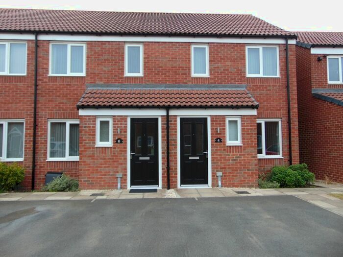 2 Bedroom Town House To Rent In Chaffinch Close, Clipstone, NG21