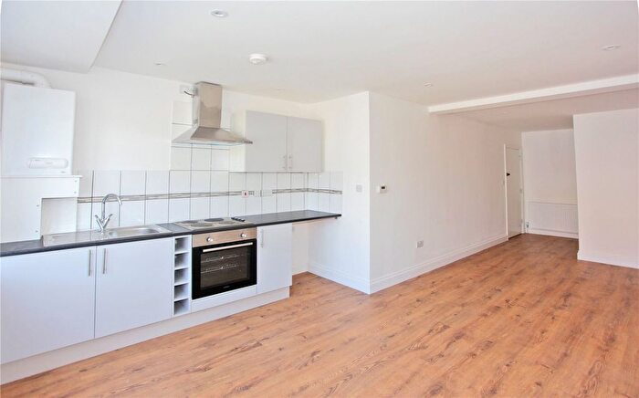 2 Bedroom Flat To Rent In Old Church Road, London, E4