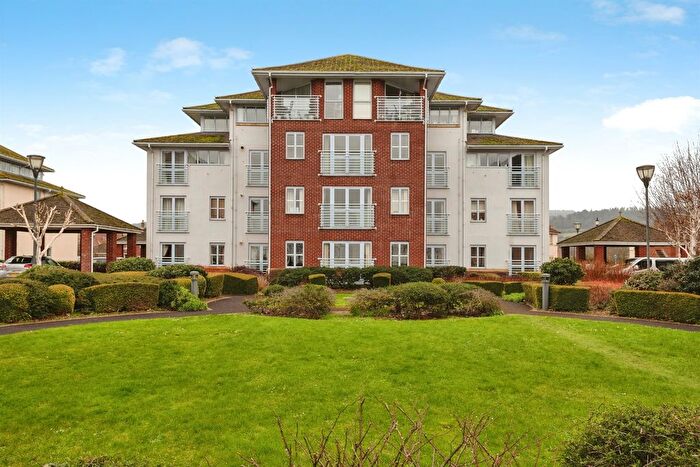 2 Bedroom Flat For Sale In Trinity Way, Minehead, TA24
