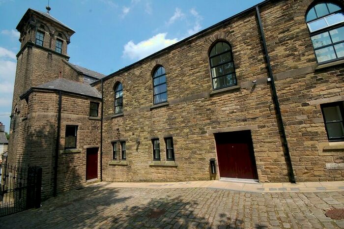 2 Bedroom Apartment To Rent In Victoria Street, Glossop, SK13