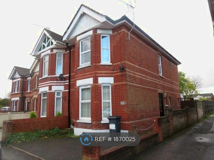 4 Bedroom Semi-Detached House To Rent In Bemister Road, Bournemouth, BH9