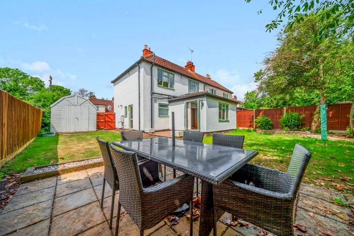 3 Bedroom Terraced House To Rent In Wolverton Road, Stanmore, HA7