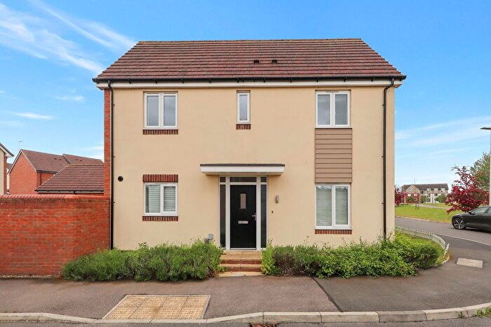 3 Bedroom Property To Rent In Edison Drive, Rugby, CV21