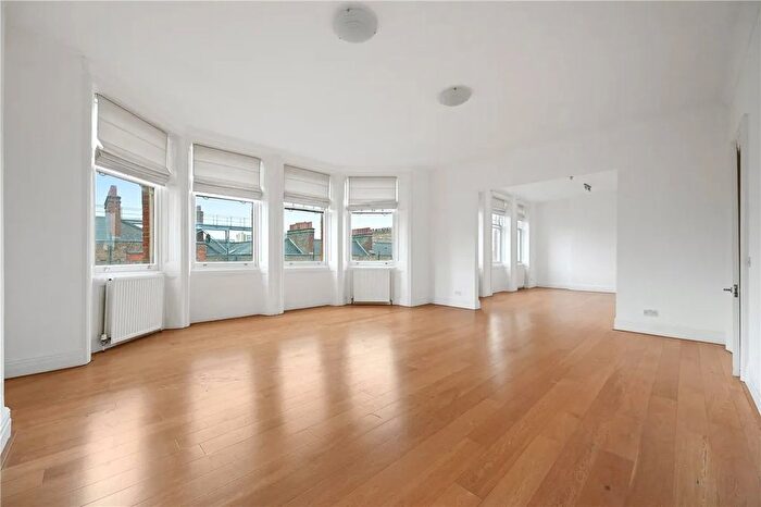 4 Bedroom Flat To Rent In Wynnstay Gardens, Kensington, W8