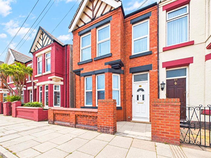 2 Bedroom Flat To Rent In Parkfield Drive, Liscard, CH44