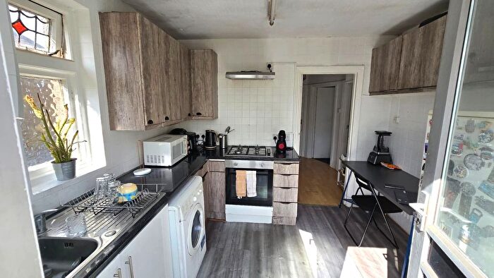 2 Bedroom Flat To Rent In Windermere Court, Windermere Road, Wembley, HA9