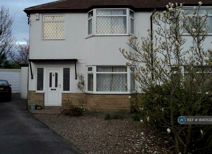 3 Bedroom Semi-Detached House To Rent In Ringwood Gardens, Leeds, LS14